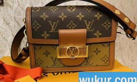 lv达芙妮中号和小号哪个更好看 