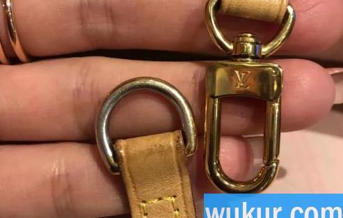 lv新包五金件有划痕正常吗