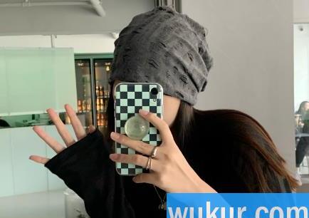 冷帽黑色好看还是灰色