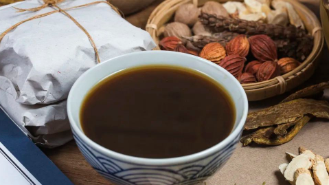 中药头发白转黑靠谱吗