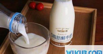 用纯牛奶洗脸的正确方法