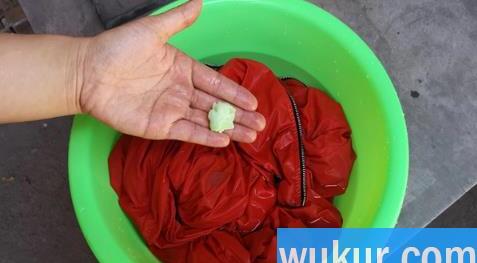 梅雨天气衣服总是晾不干怎么办