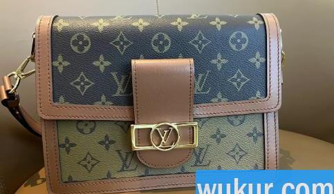 lv专柜买包要留电话吗