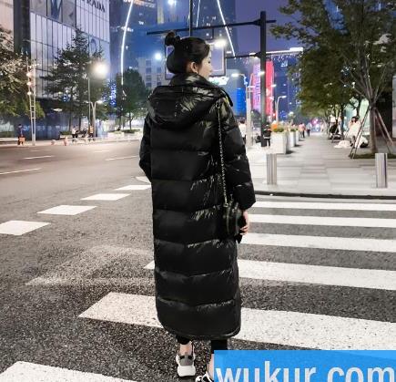 中长款羽绒服充绒量105克薄吗