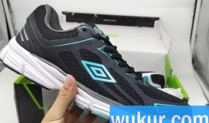 跑步鞋有加绒的吗