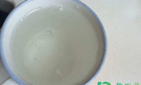 开水飘浮白色悬浮物是什么